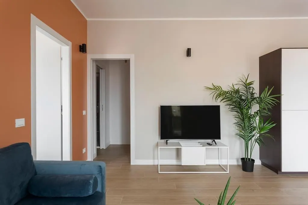 Blue & Orange House Lovely Modern Apartment Milan